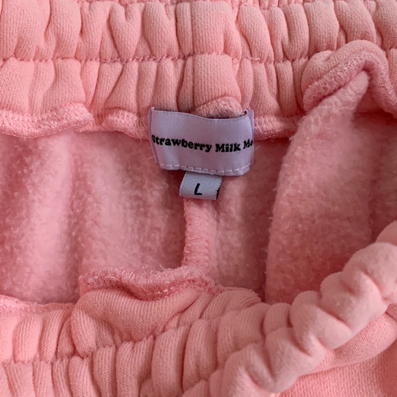 Strawberry Milk Mob - Pink Short - Picture 2 of 10